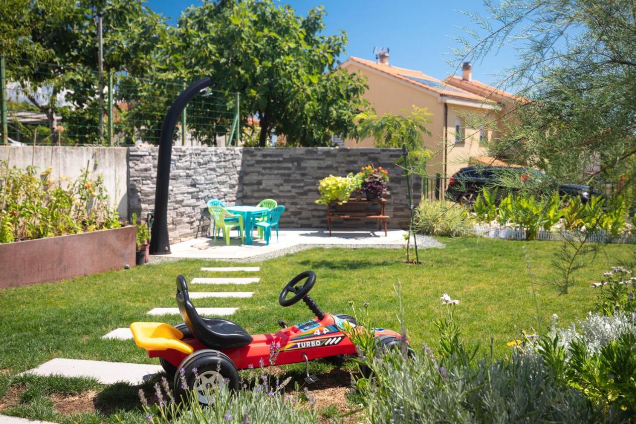 Apartment Odore Di Mare With Beautiful Garden Krk Town Kültér fotó