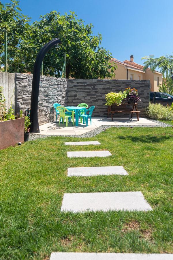 Apartment Odore Di Mare With Beautiful Garden Krk Town Kültér fotó